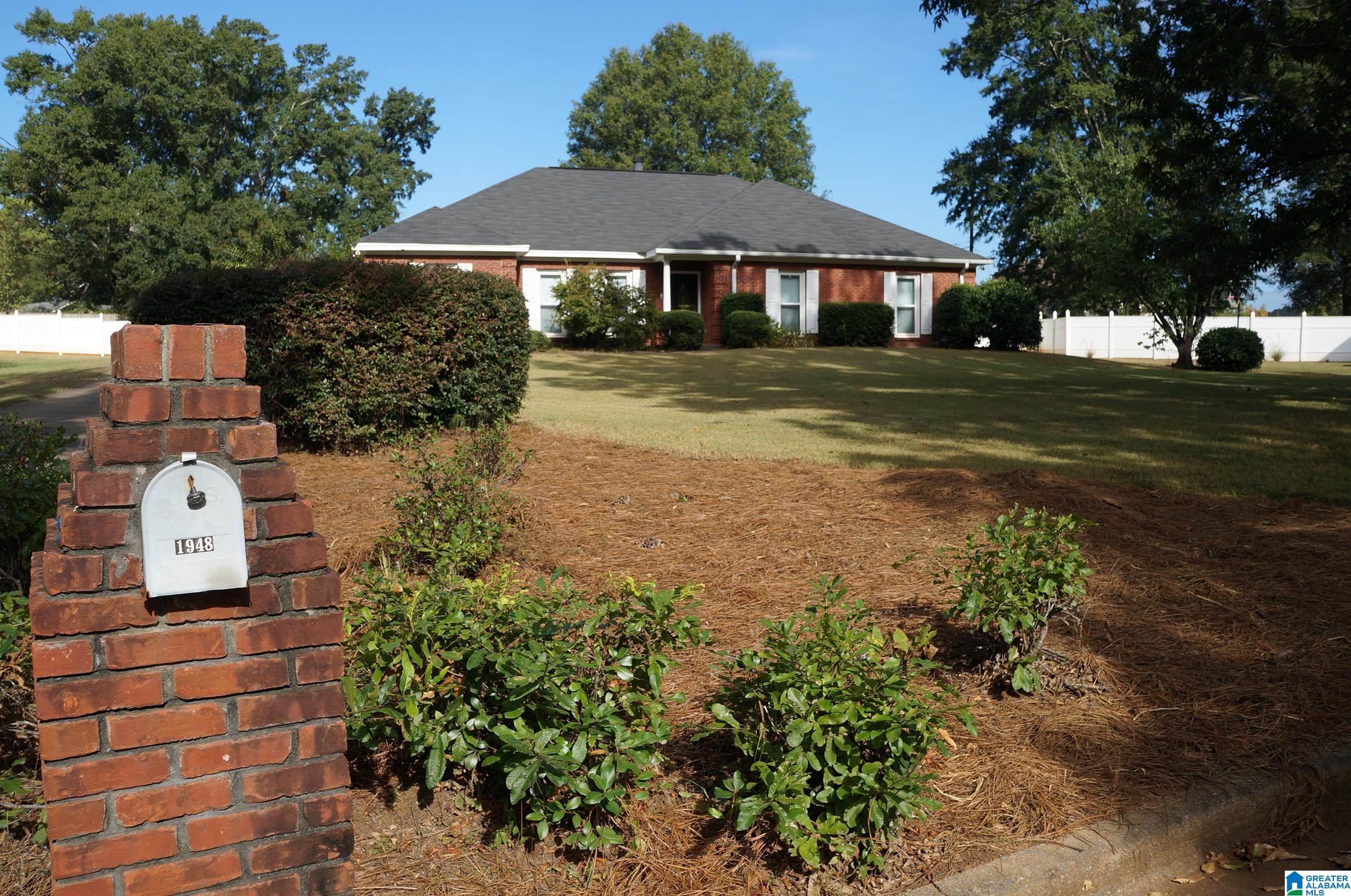 1948 Pleasant Ridge Loop Sylacauga, AL 35150 - Photo 4 of 67 Gallery Image 4