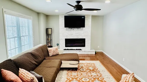 $4,350 | 294 Hayden Rowe Street, Unit 294, Hopkinton, MA 01748