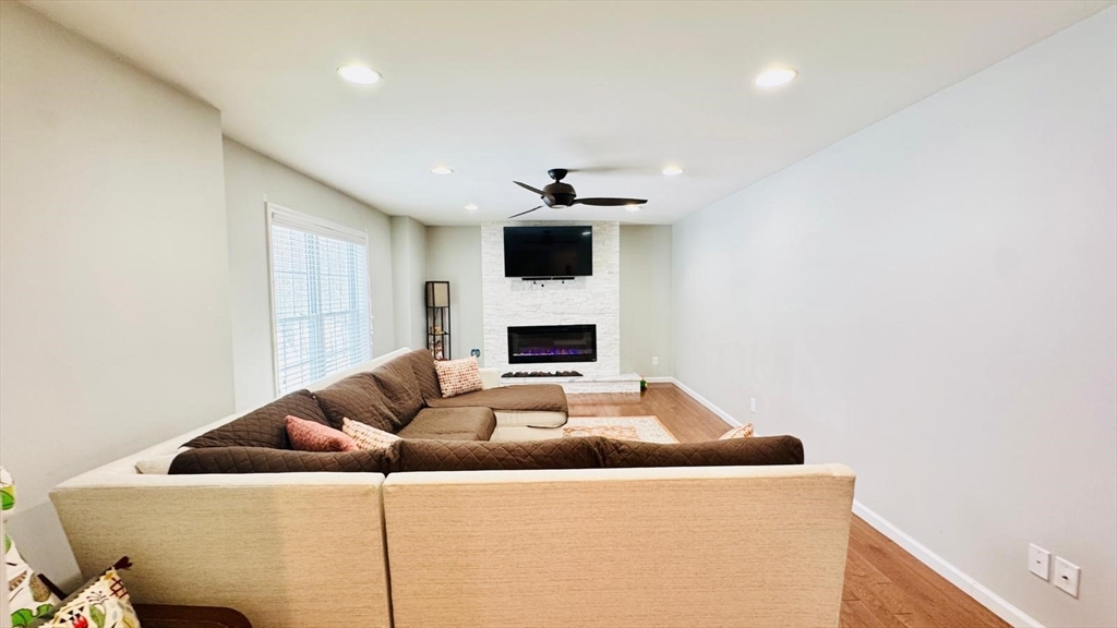 294 Hayden Rowe Street, Unit 294 Hopkinton, MA 01748 - Photo 6 of 24