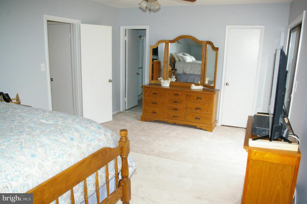 5322 Allerton Road Fairfax, VA 22032 - Photo 13 of 29 Master bedroom with private bath
