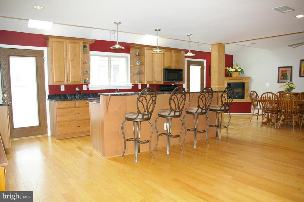 5322 Allerton Road Fairfax, VA 22032 - Photo 3 of 29 Kitchen with two walk-outs to huge deck