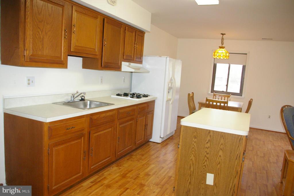 5322 Allerton Road Fairfax, VA 22032 - Photo 24 of 29 GREAT ROOM KITCHEN