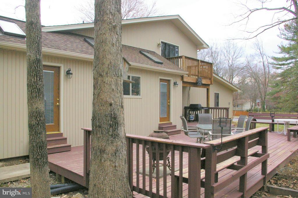 5322 Allerton Road Fairfax, VA 22032 - Photo 27 of 29 Spacious deck off of kitchen