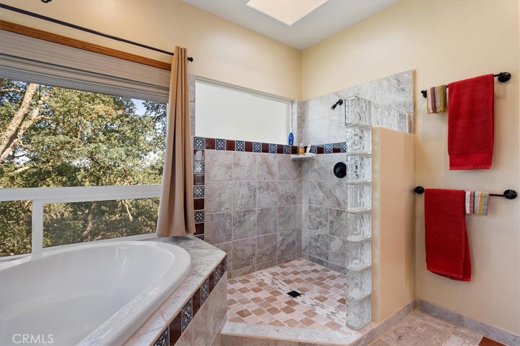 10662 Santa Ana Road Atascadero, CA 93422 - Photo 32 of 72 Master Bath