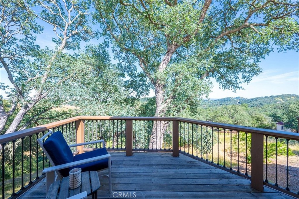 10662 Santa Ana Road Atascadero, CA 93422 - Photo 34 of 72 Master bedroom deck