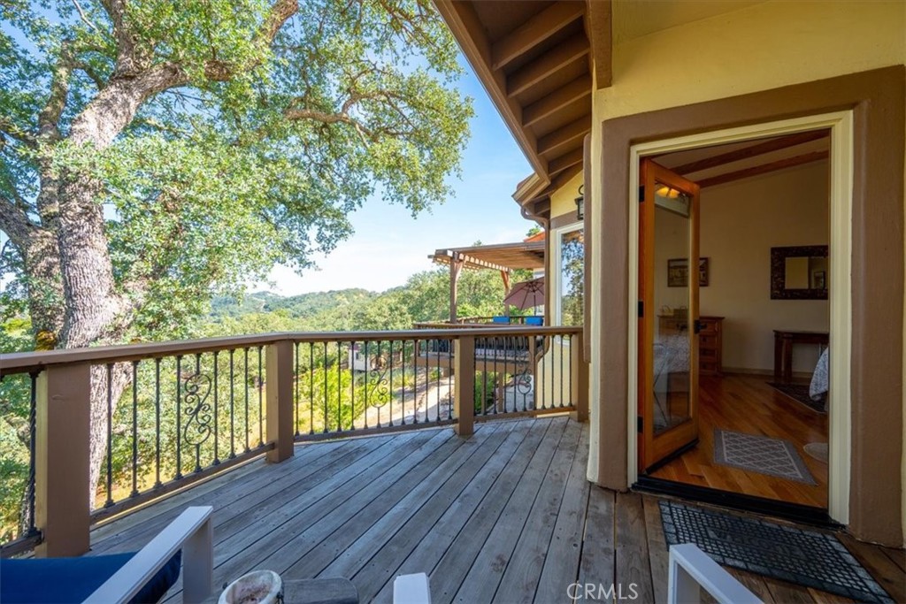 10662 Santa Ana Road Atascadero, CA 93422 - Photo 35 of 72 Master bedroom deck