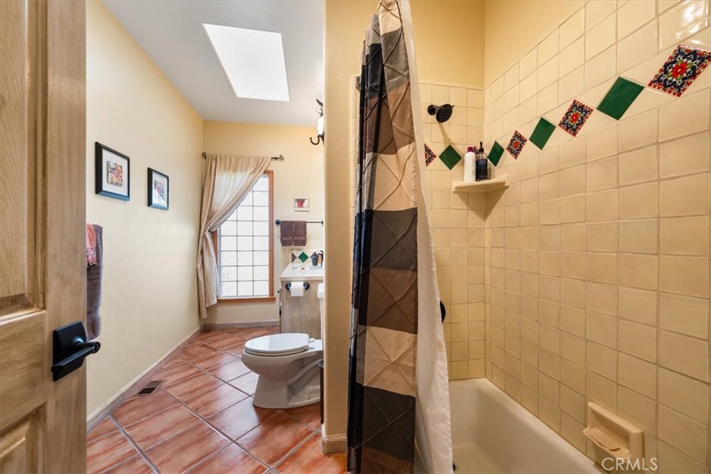 10662 Santa Ana Road Atascadero, CA 93422 - Photo 38 of 72 Hall bath