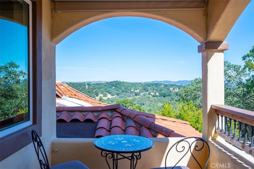 10662 Santa Ana Road Atascadero, CA 93422 - Photo 47 of 72 view from upstairs balcony