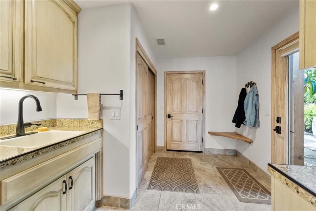 10662 Santa Ana Road Atascadero, CA 93422 - Photo 51 of 72 Next to laundry