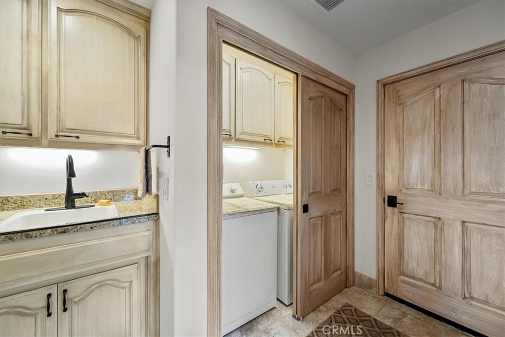 10662 Santa Ana Road Atascadero, CA 93422 - Photo 52 of 72 Laundry