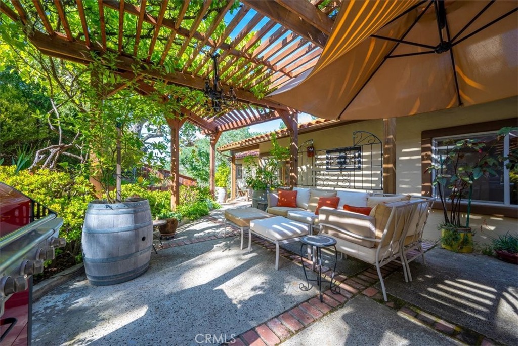 10662 Santa Ana Road Atascadero, CA 93422 - Photo 54 of 72 Back patio