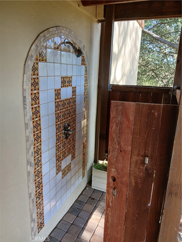 10662 Santa Ana Road Atascadero, CA 93422 - Photo 59 of 72 Outdoor shower