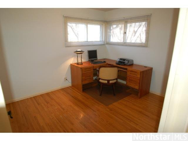 253 County Rd F Shoreview, MN 55126 - Photo 10 of 12 Gallery Image 10