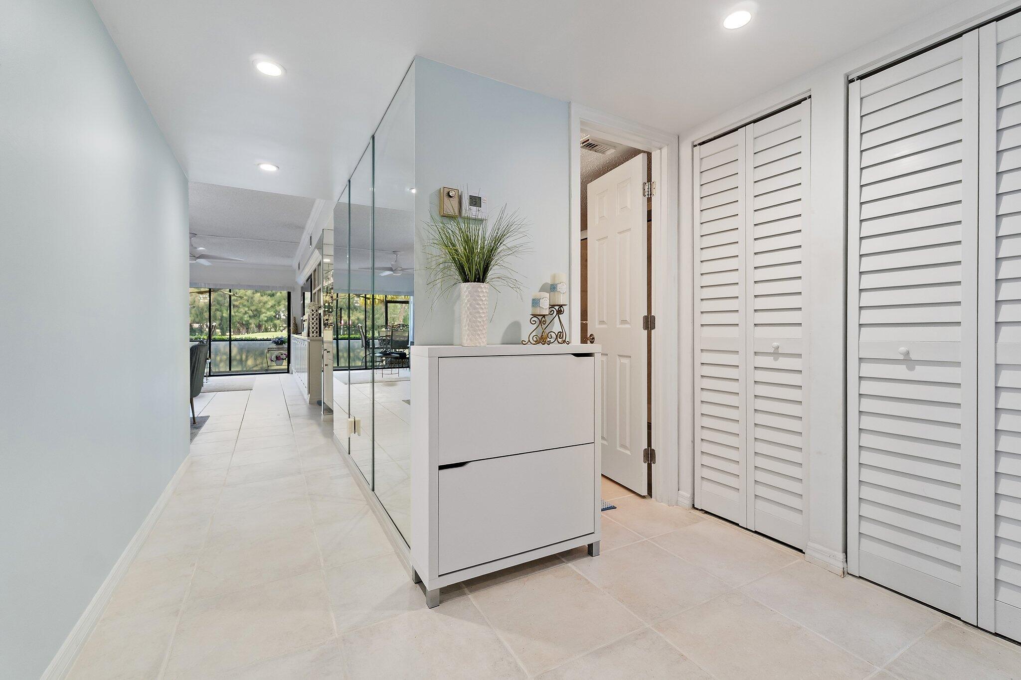 401 Pinecrest Circle, Unit F Jupiter, FL 33458 - Photo 11 of 44 012-401PinecrestCir-F-Jupiter-SMALL