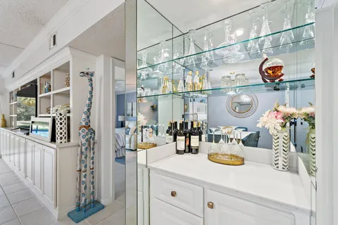 $375,000 | 401 Pinecrest Circle, Unit F, Jupiter, FL 33458