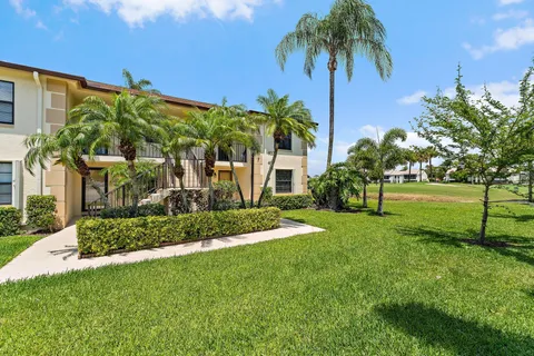 $375,000 | 401 Pinecrest Circle, Unit F, Jupiter, FL 33458