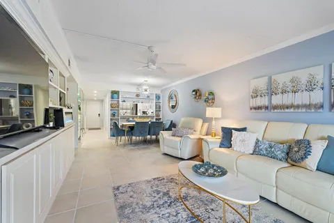 $375,000 | 401 Pinecrest Circle, Unit F, Jupiter, FL 33458