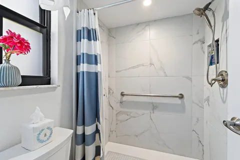 $375,000 | 401 Pinecrest Circle, Unit F, Jupiter, FL 33458