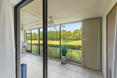 $375,000 | 401 Pinecrest Circle, Unit F, Jupiter, FL 33458