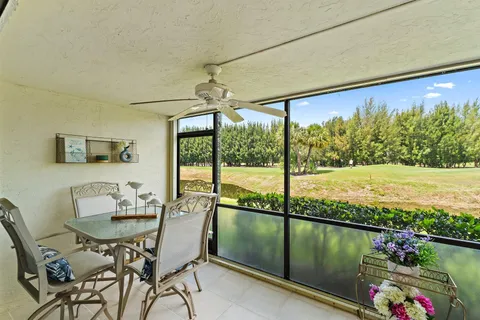 $375,000 | 401 Pinecrest Circle, Unit F, Jupiter, FL 33458