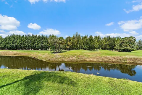 $375,000 | 401 Pinecrest Circle, Unit F, Jupiter, FL 33458