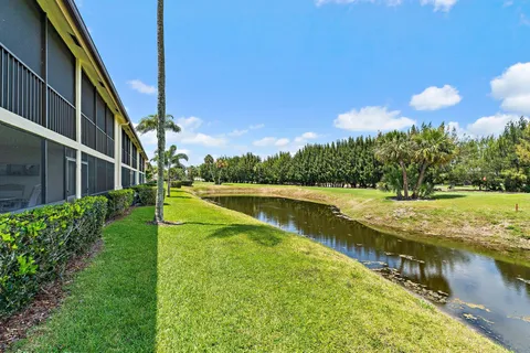 $375,000 | 401 Pinecrest Circle, Unit F, Jupiter, FL 33458