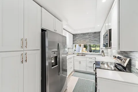 $375,000 | 401 Pinecrest Circle, Unit F, Jupiter, FL 33458