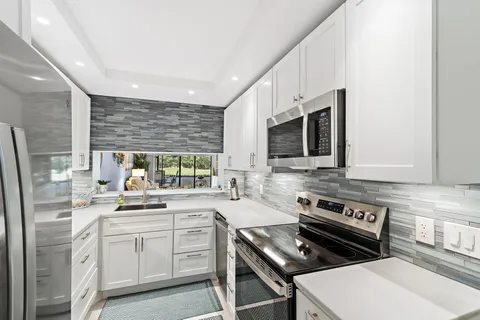 $375,000 | 401 Pinecrest Circle, Unit F, Jupiter, FL 33458