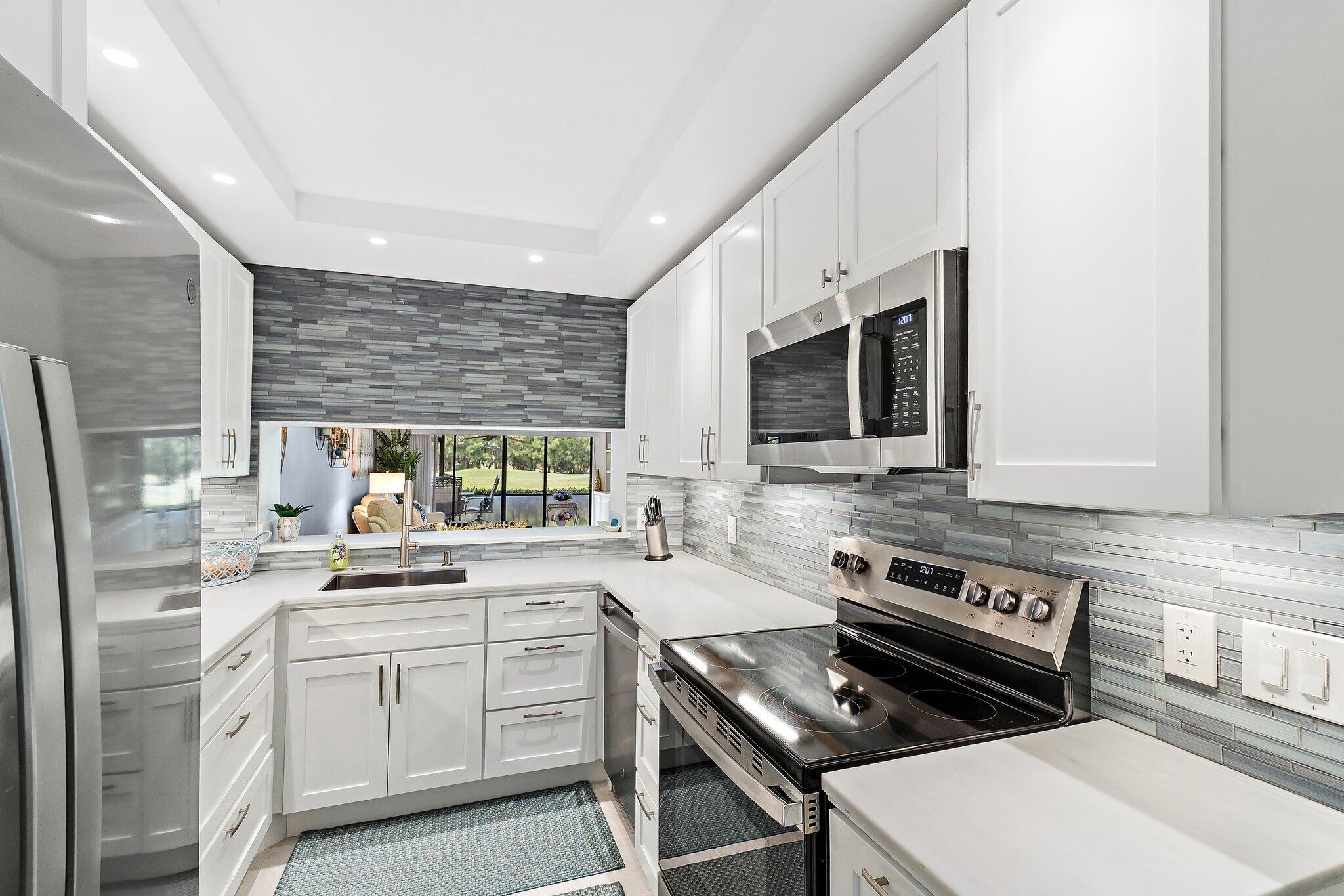 401 Pinecrest Circle, Unit F Jupiter, FL 33458 - Photo 7 of 44 008-401PinecrestCir-F-Jupiter-SMALL