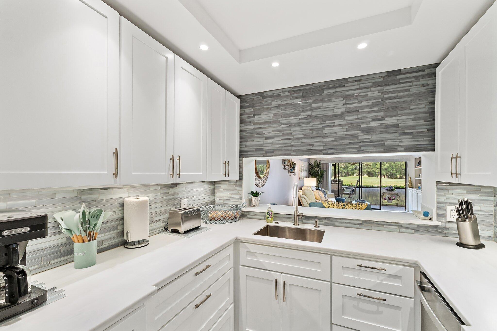 401 Pinecrest Circle, Unit F Jupiter, FL 33458 - Photo 8 of 44 009-401PinecrestCir-F-Jupiter-SMALL