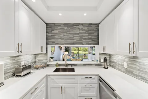$375,000 | 401 Pinecrest Circle, Unit F, Jupiter, FL 33458