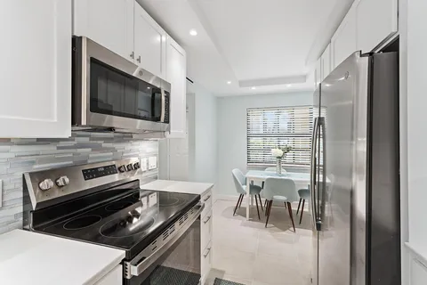 $375,000 | 401 Pinecrest Circle, Unit F, Jupiter, FL 33458