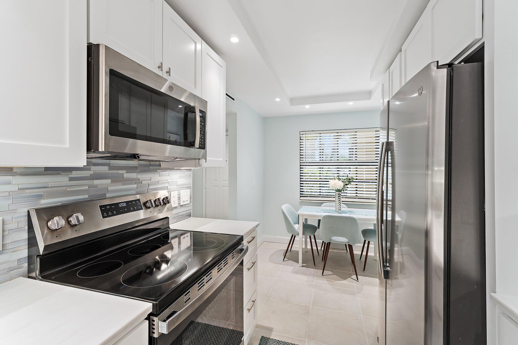 401 Pinecrest Circle, Unit F Jupiter, FL 33458 - Photo 10 of 44 011-401PinecrestCir-F-Jupiter-SMALL