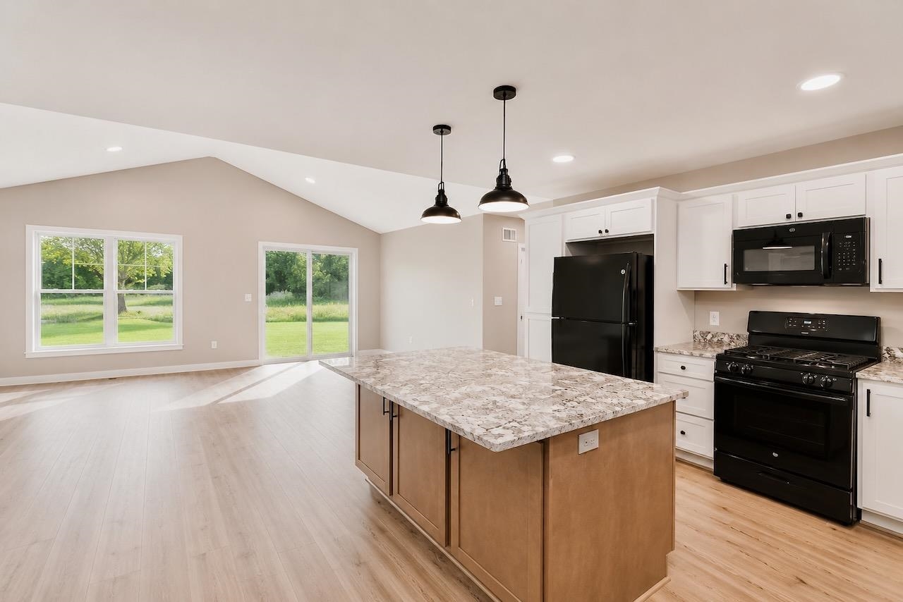 2243 South Haborn Beloit, WI 53511 - Photo 7 of 18