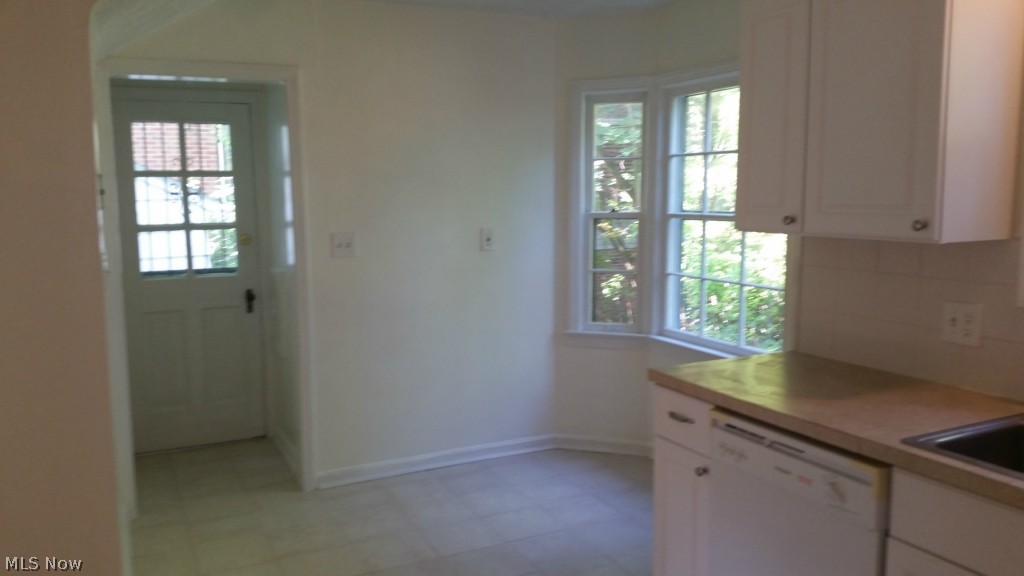 1202 Yellowstone Road Cleveland, OH 44121 - Photo 9 of 25 Gallery Image 9