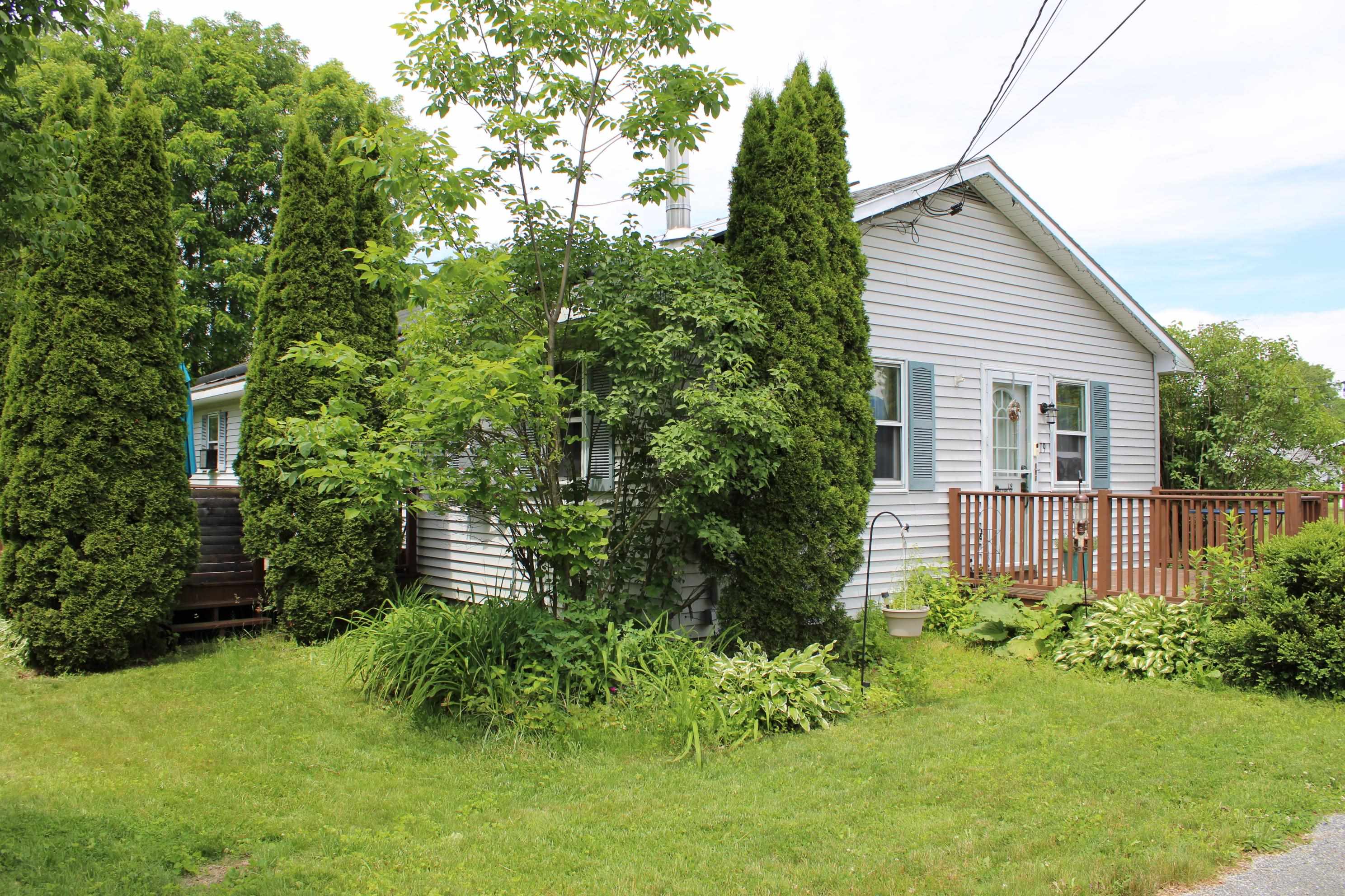 19 Phillips Street Rutland, VT 05701 - Photo 4 of 35