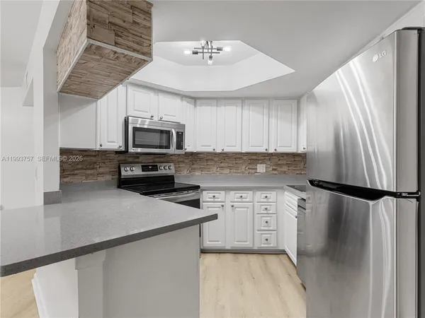 $2,200 | 8343 Lake Drive, Unit 205, Doral, FL 33166