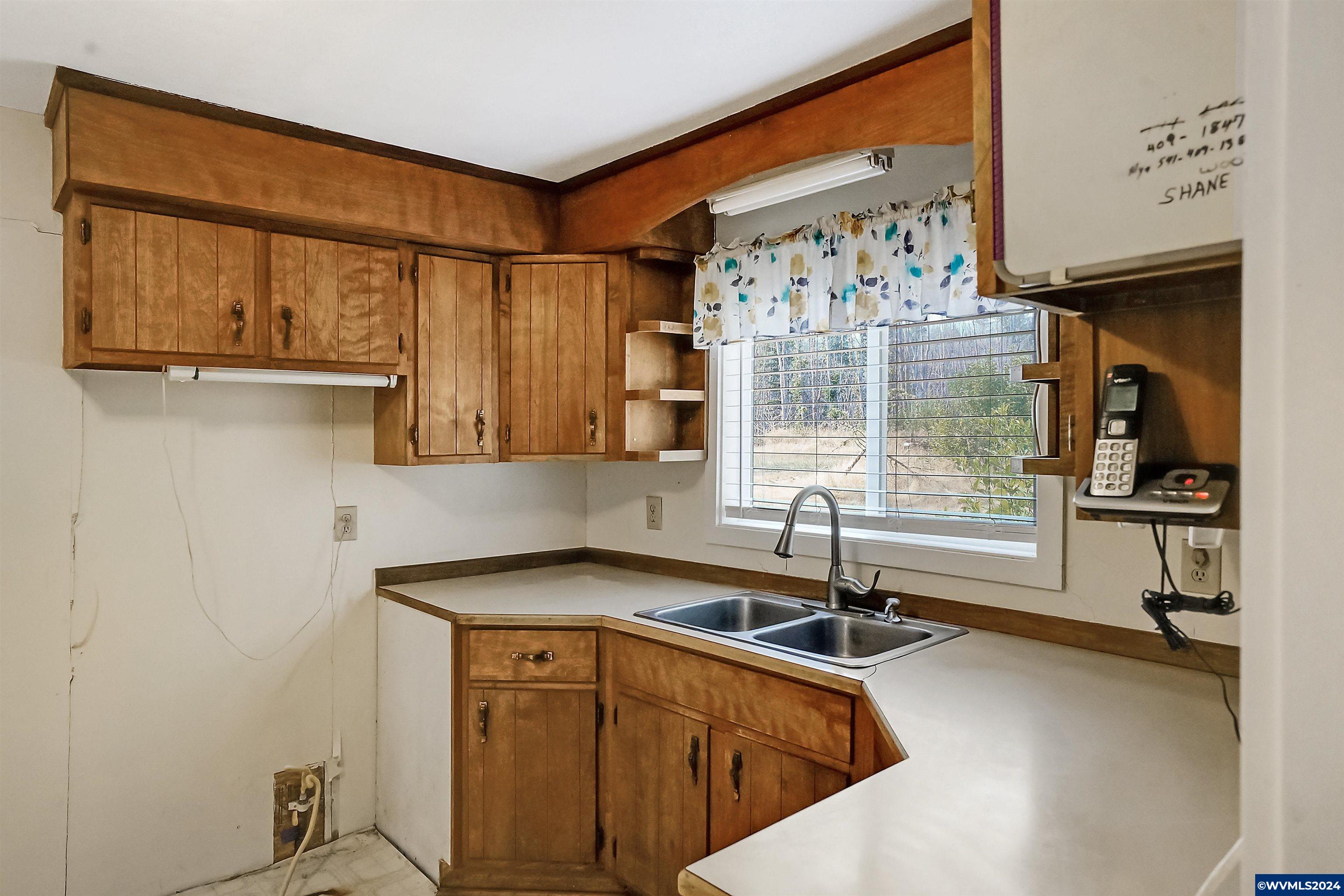 32375 North Fork Road Lyons, OR 97358 - Photo 9 of 46 Gallery Image 9