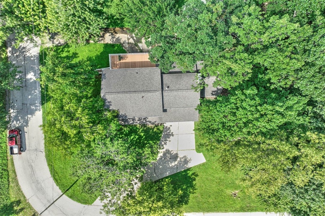 2355 Hawthorne Drive Decatur, IL 62521 - Photo 4 of 35 Gallery Image 4