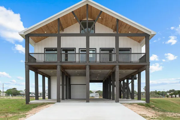 a front view of house with yard
