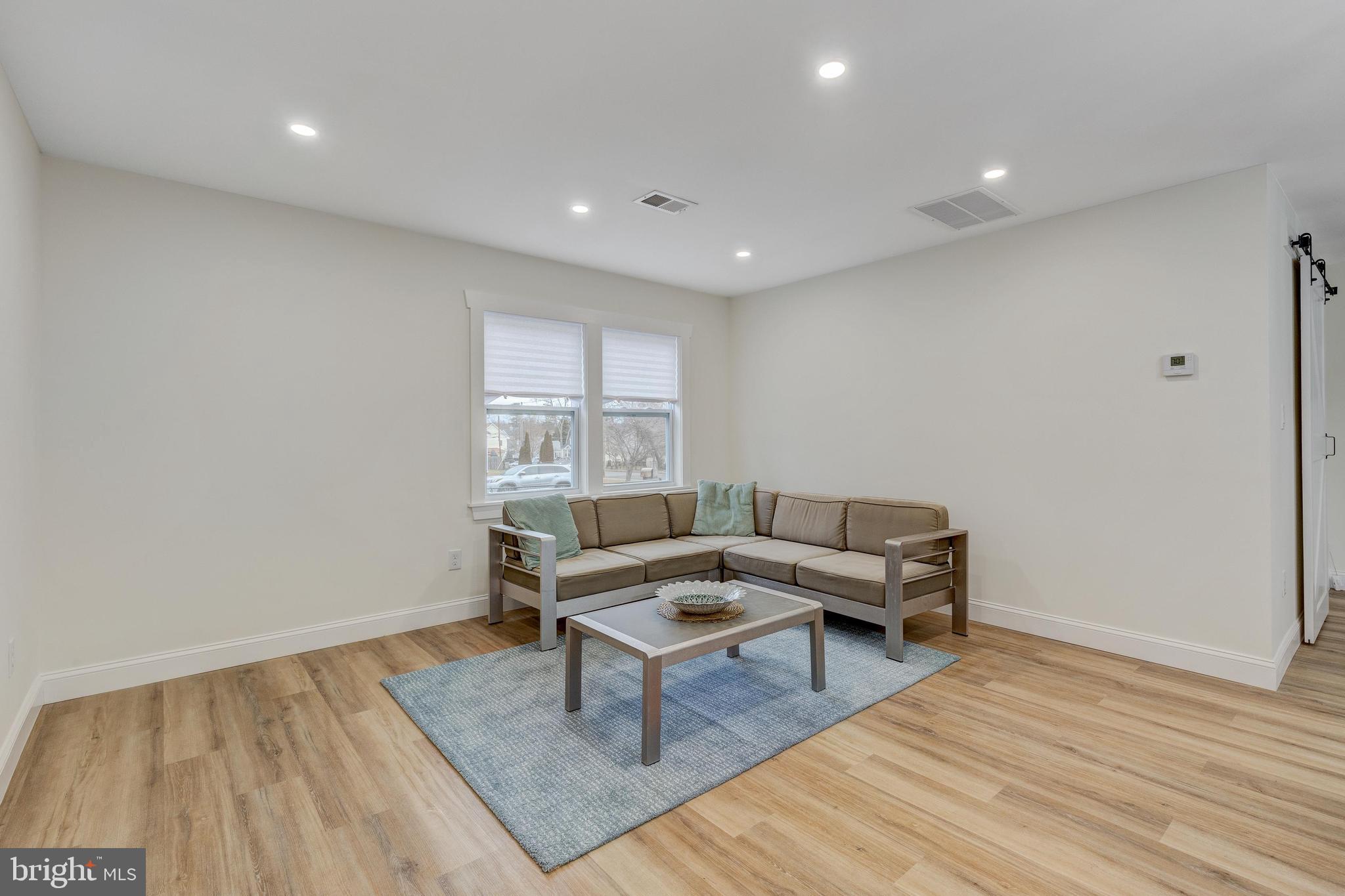 6809 Barrett Road Falls Church, VA 22042 - Photo 8 of 45 Gallery Image 8