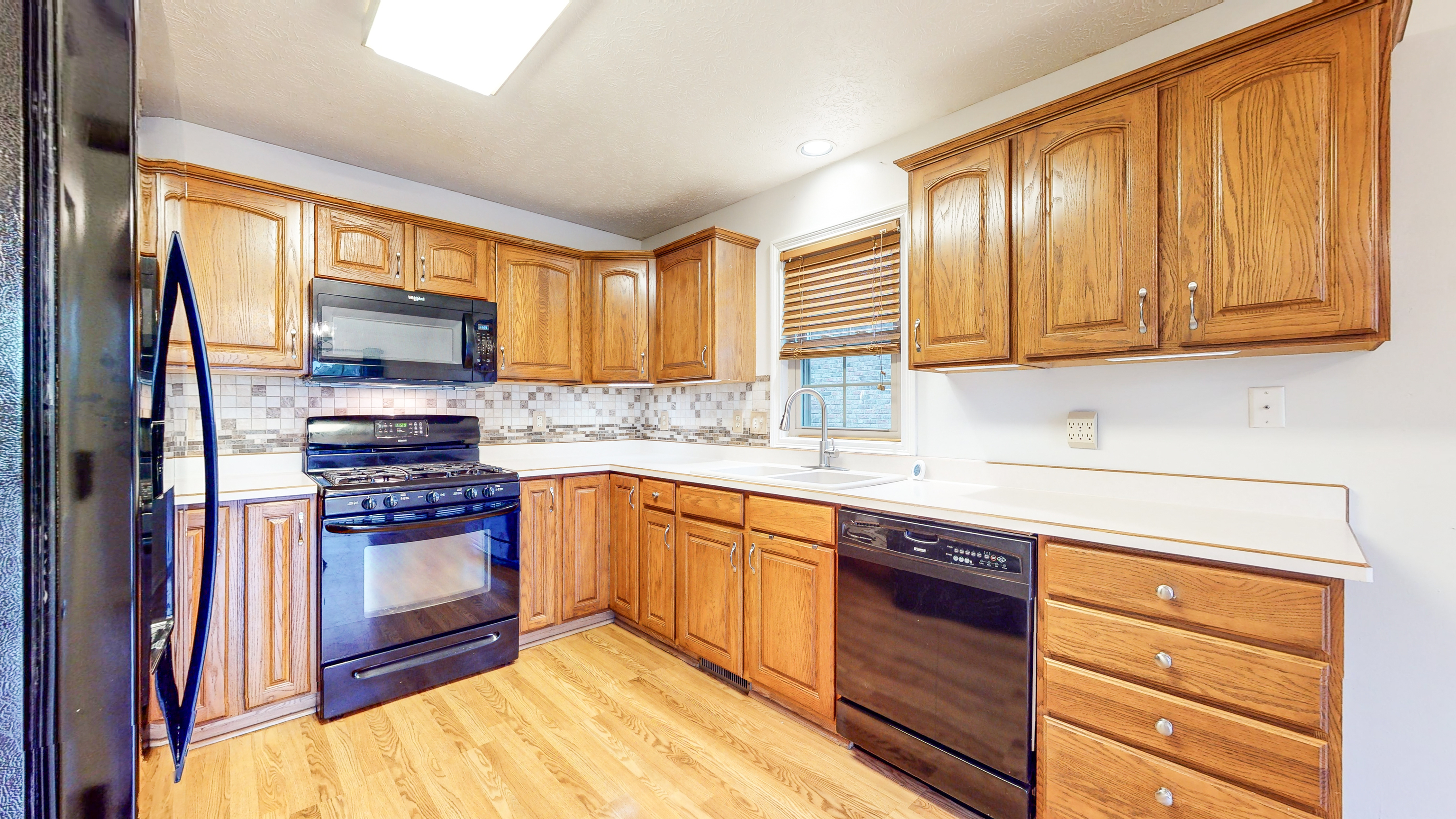 1658 Connemara Road Indianapolis, IN 46217 - Photo 13 of 37 Gallery Image 13