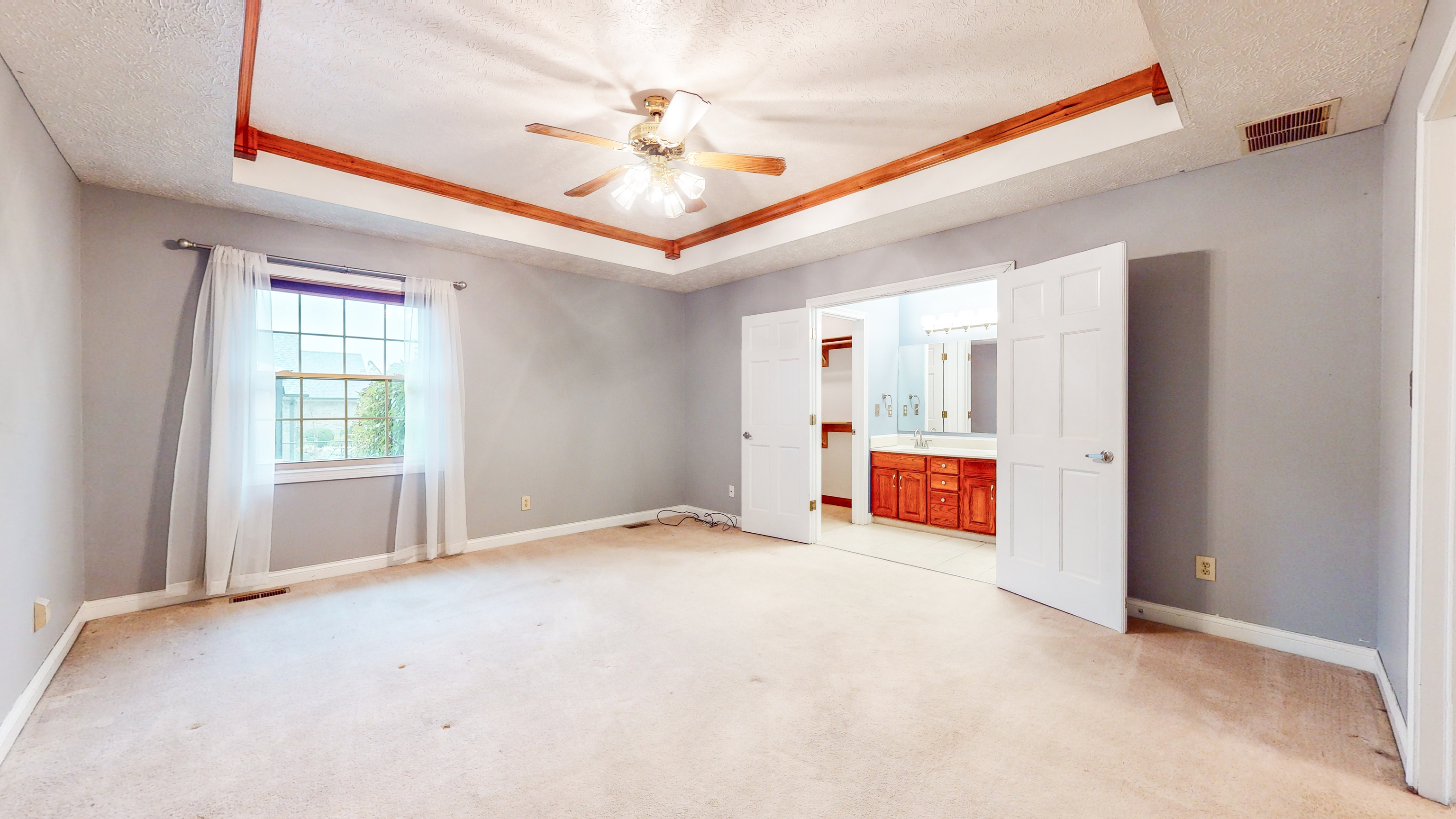 1658 Connemara Road Indianapolis, IN 46217 - Photo 16 of 37 Gallery Image 16