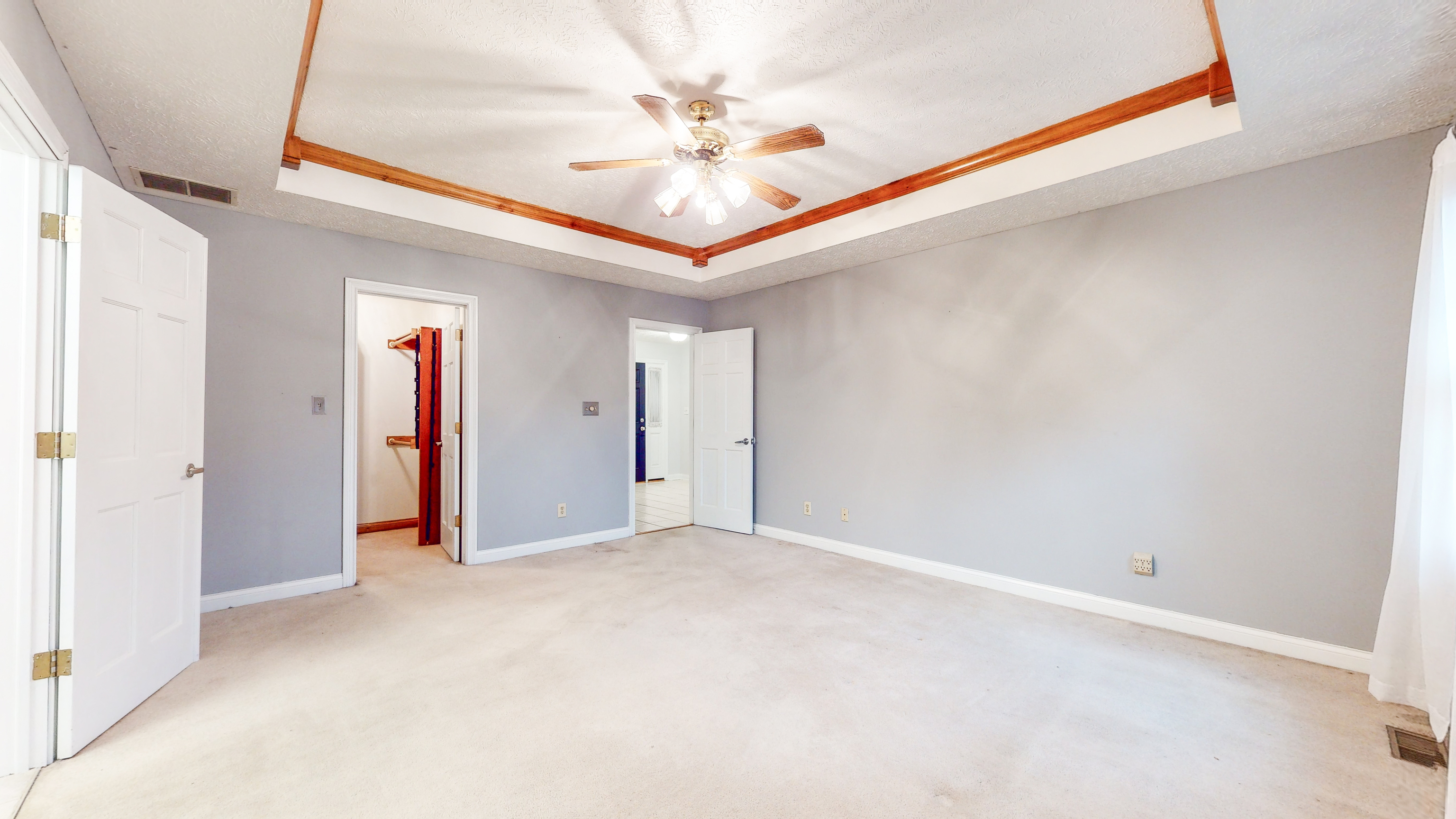 1658 Connemara Road Indianapolis, IN 46217 - Photo 17 of 37 Gallery Image 17