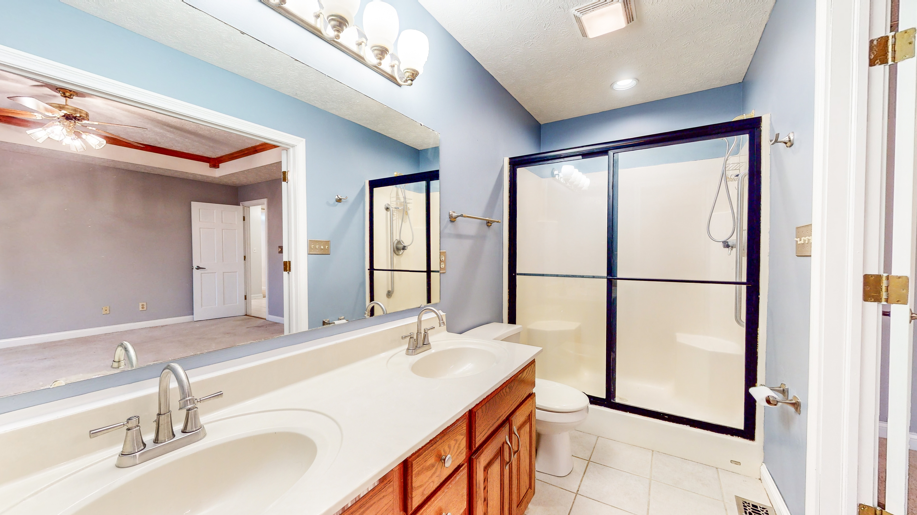 1658 Connemara Road Indianapolis, IN 46217 - Photo 18 of 37 Gallery Image 18