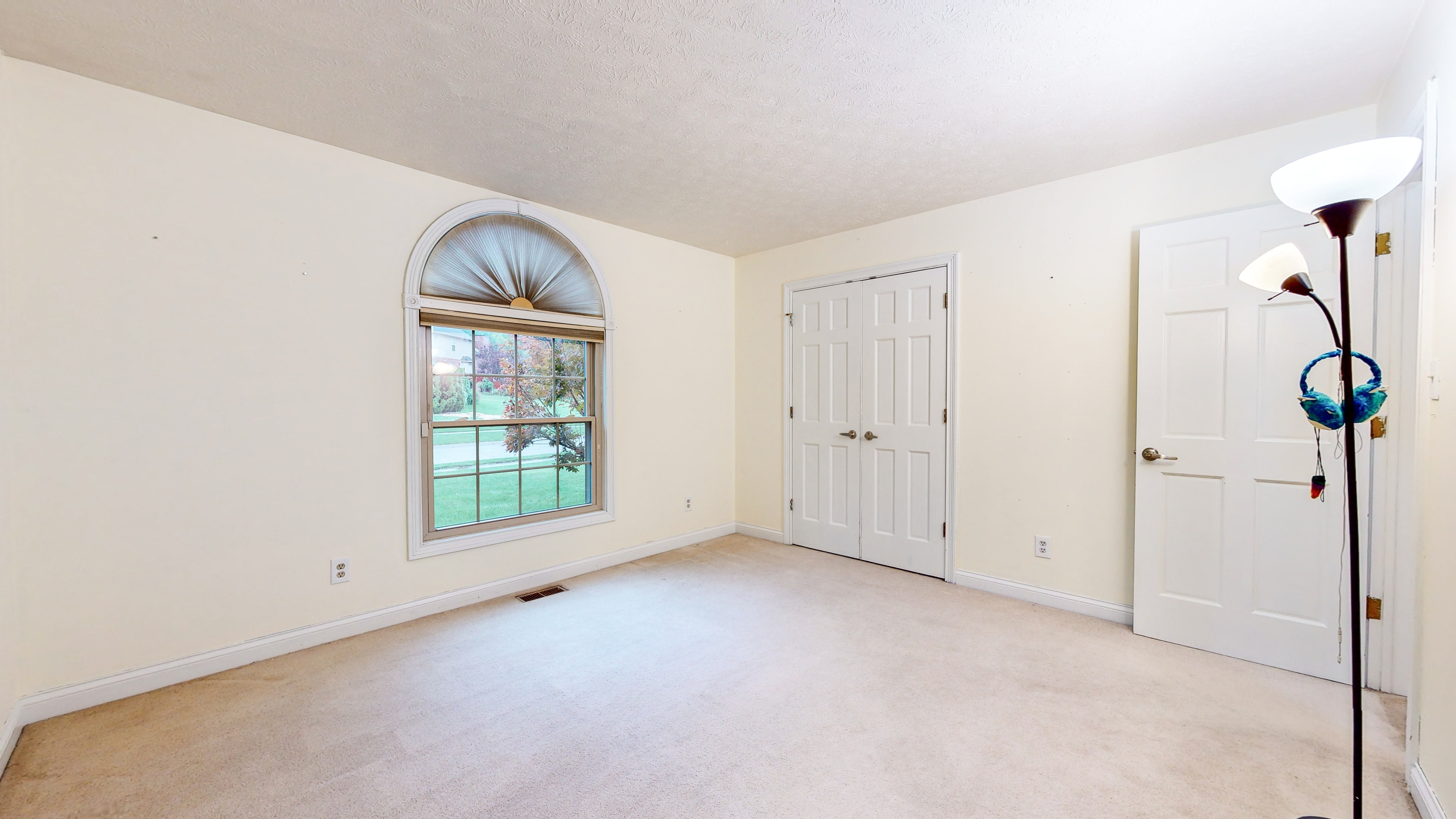1658 Connemara Road Indianapolis, IN 46217 - Photo 20 of 37 Gallery Image 20