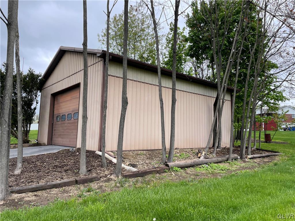 648 Almond Road Walnutport, PA 18088 - Photo 4 of 25 Gallery Image 4