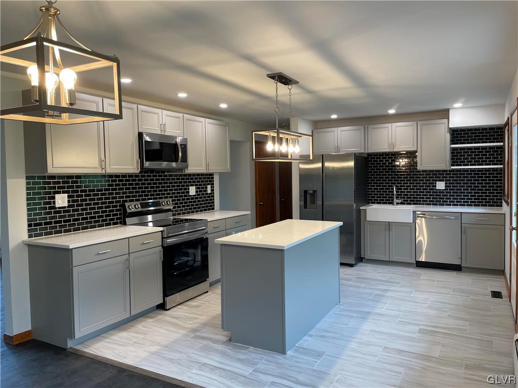 648 Almond Road Walnutport, PA 18088 - Photo 5 of 25 Gallery Image 5