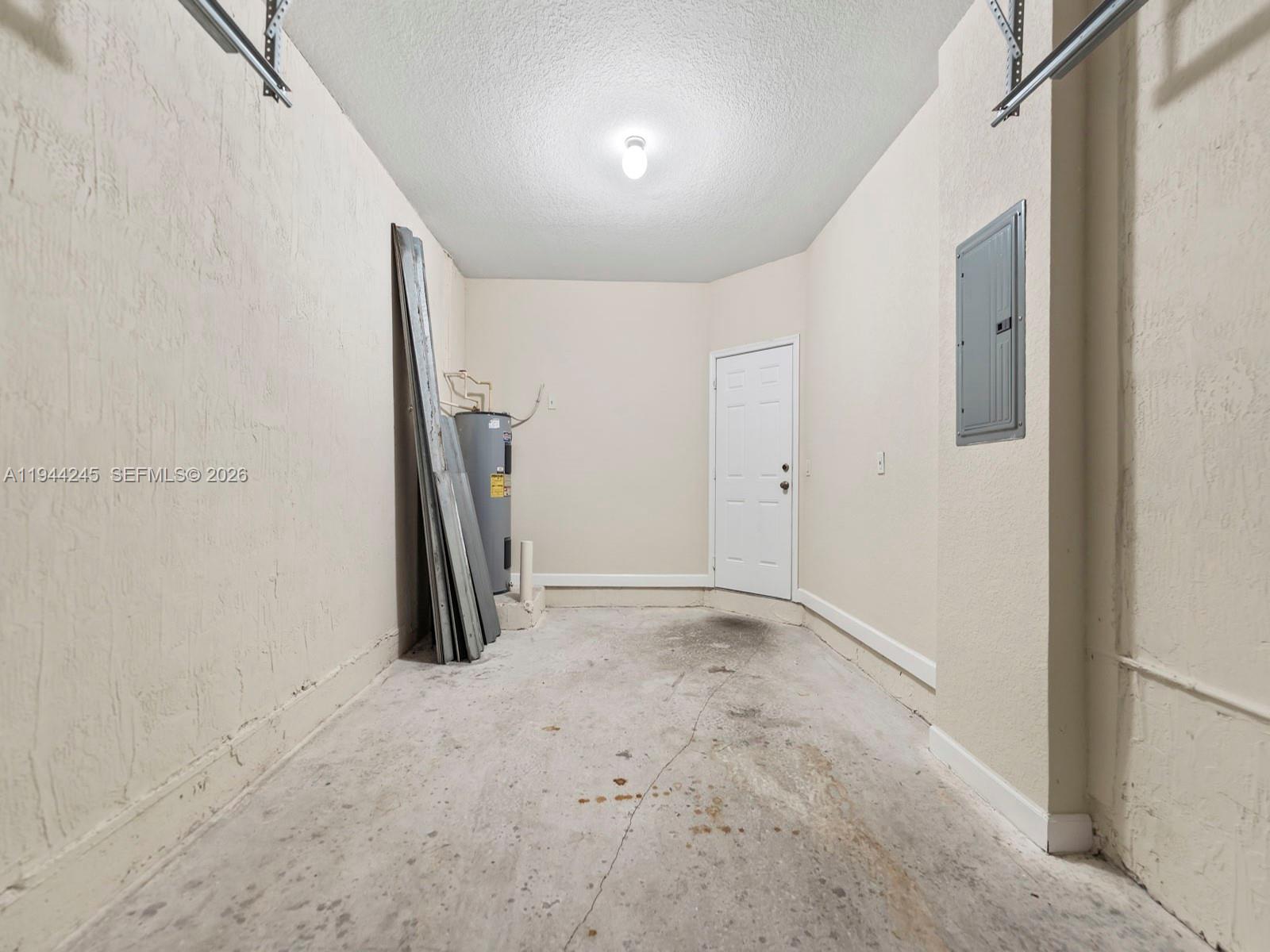 2441 Southeast 14 Street Homestead, FL 33035 - Photo 16 of 32 a view of an empty room