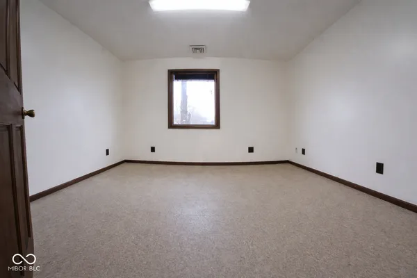 $250,000 | 612 Arrasmith Avenue, Cayuga, IN 47928